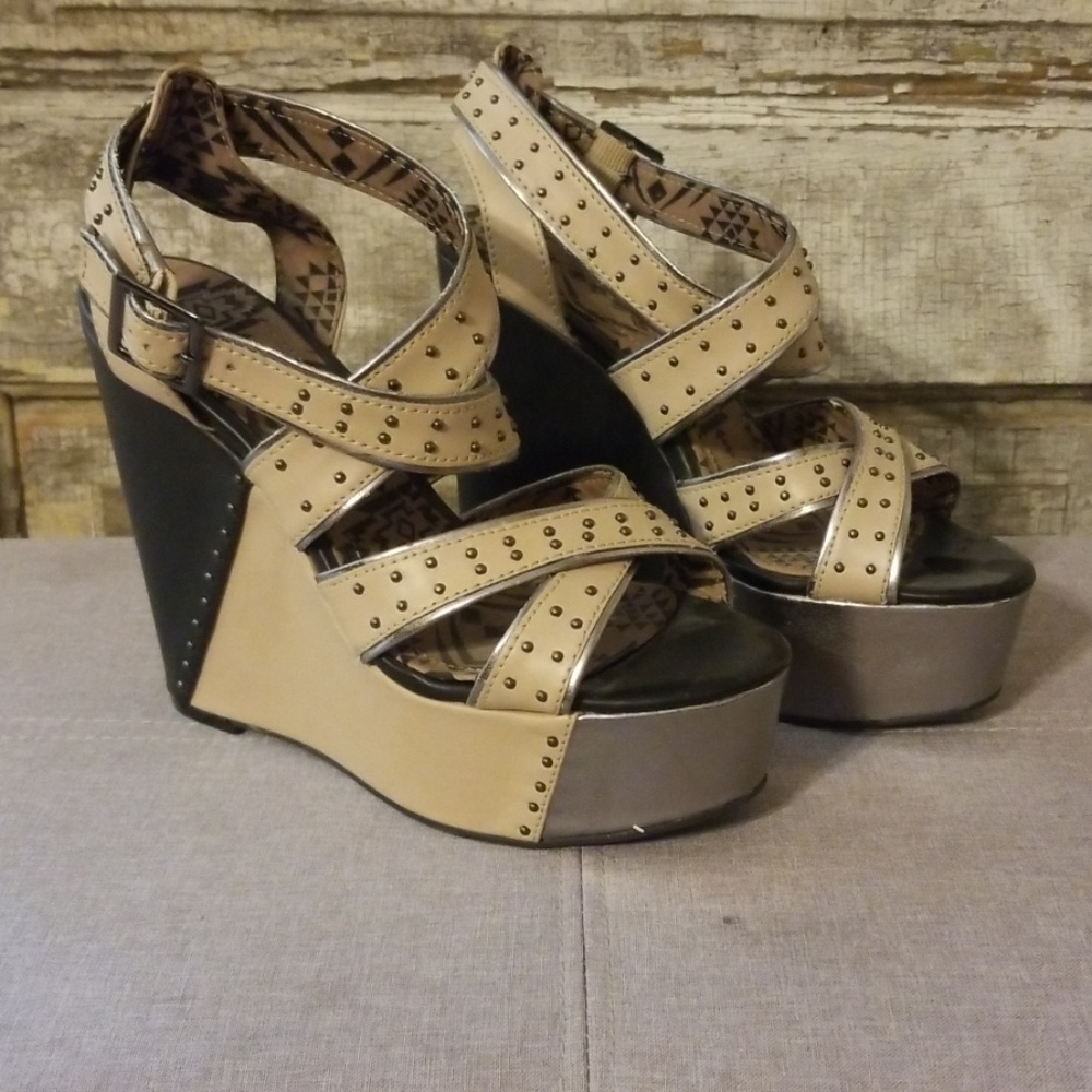 Jessica Simpson Hazard Size 7, new without tags